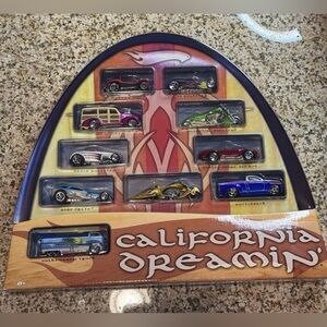 2005 Hot Wheels California Dreamin' Set 1:64 Scale Sealed Original Packaging